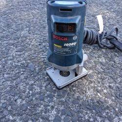 Bosch 1608U laminate trimmer router