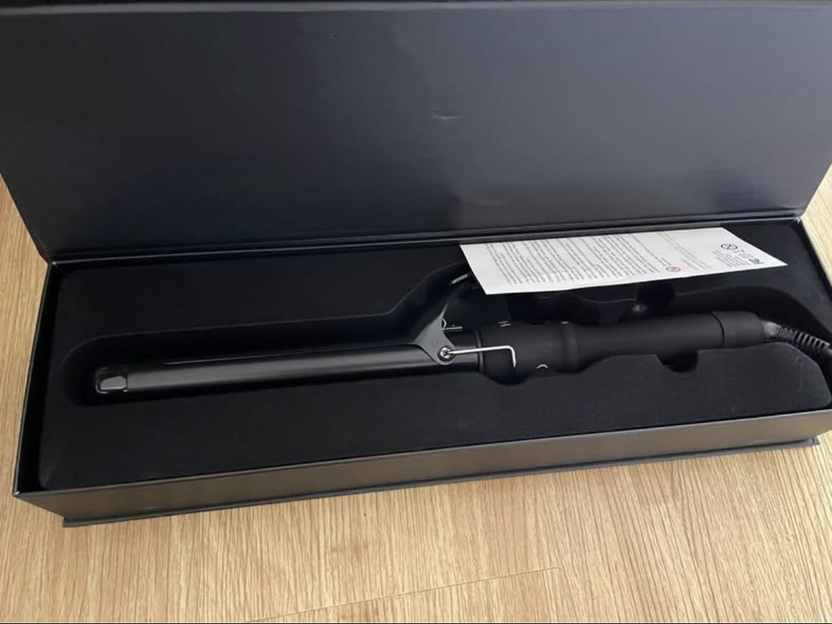 BRAND NEW Curling Iron