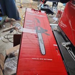 
Milwaukee

M18 FUEL 16 in. 18V Lithium-Ion Brushless Battery Chainsaw (Tool-Only)

STORE PRICE $329