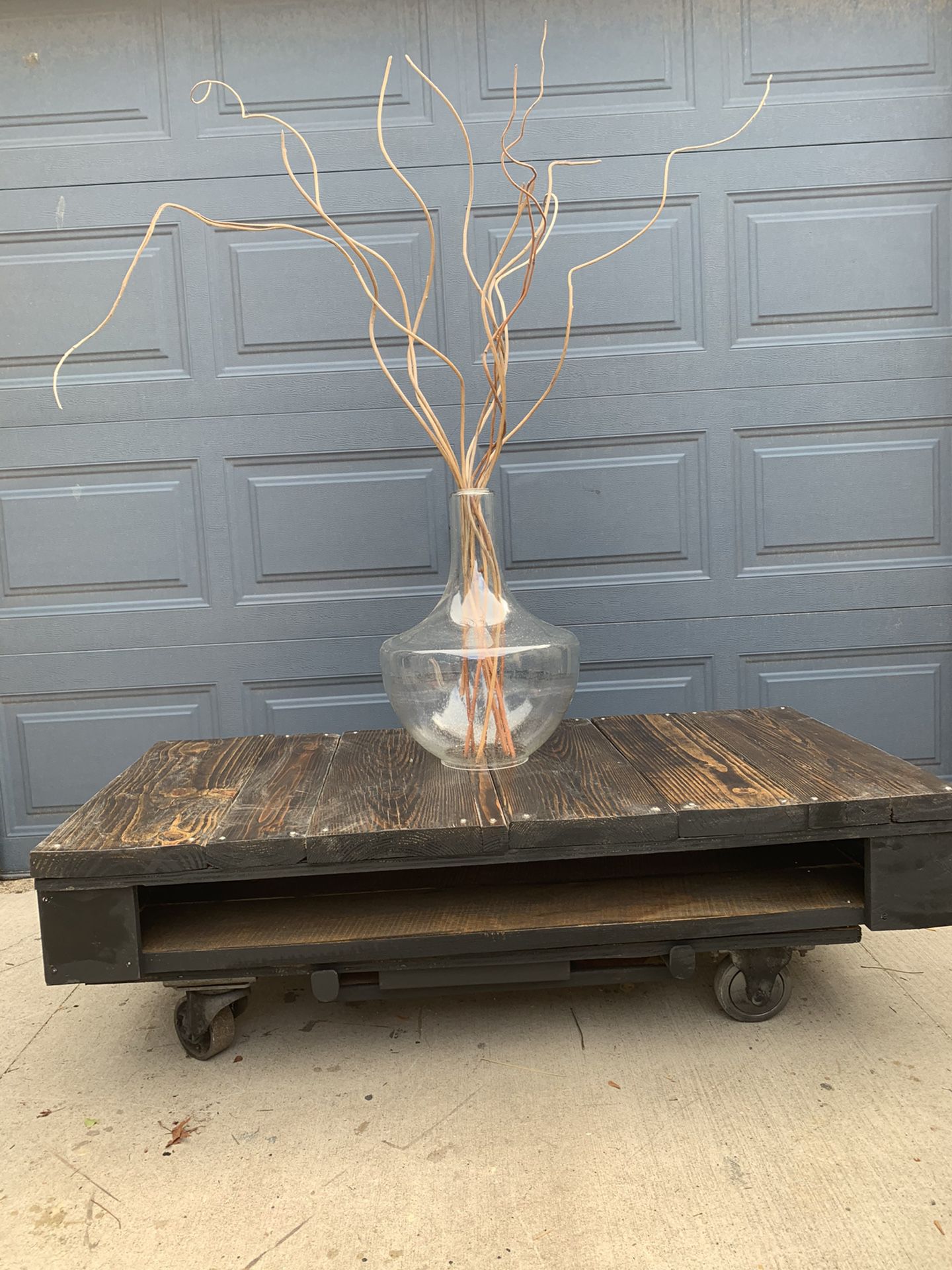 RECLAIMED WOODEN COFFEE TABLE