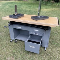 Adjustable Desk 