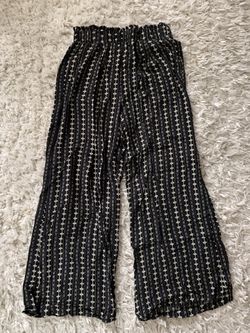 Forever 21 Small (S) Women’s Wide Leg Pants - Tribal Print Black & White