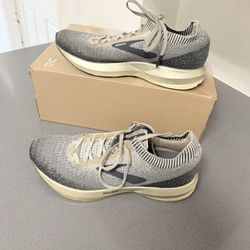 Brooks Shoes Men Walking Running Size 10 EUR 42