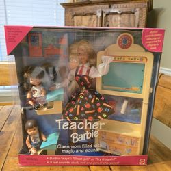 Vintage Teacher Barbie And 2 Students And Accessories 