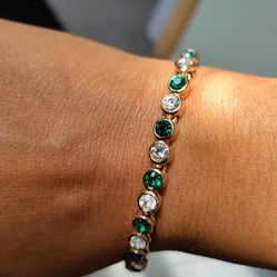 Beautiful Emerald Bracelet Gold Plated 7"