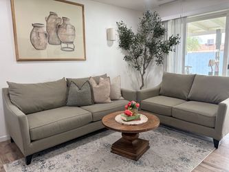 Couch set 🛋️