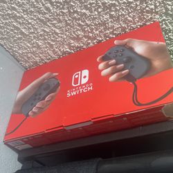 Nintendo Switch (SELLING TO BEST OFFER)