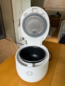 White Electric Rice Cooker
