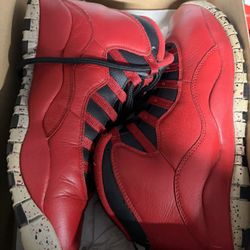Jordan Retro 10 Bulls Over Broadway Size 9 $100