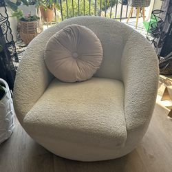 Boucle’ Club swivel chair Off White