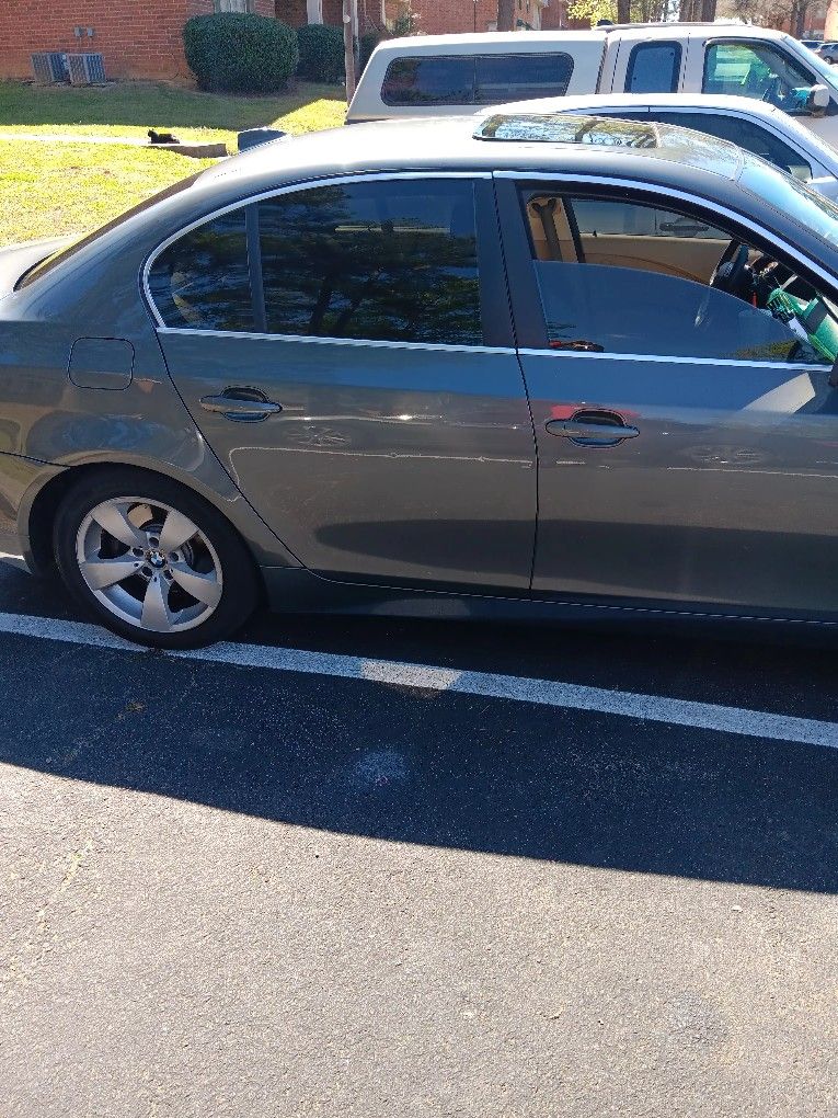2007 BMW 525i