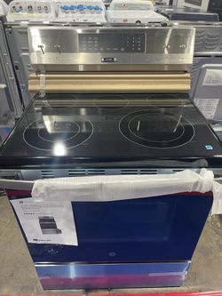 Brand New Ge Five Burner Range/Oven With Air Fryer With Warranty
