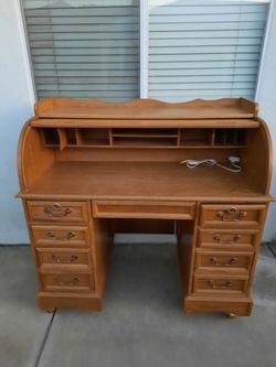 Roll Desk