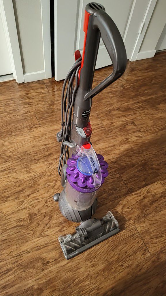 2 Piece Dyson Package, Vacuum And Hand Vacuum 