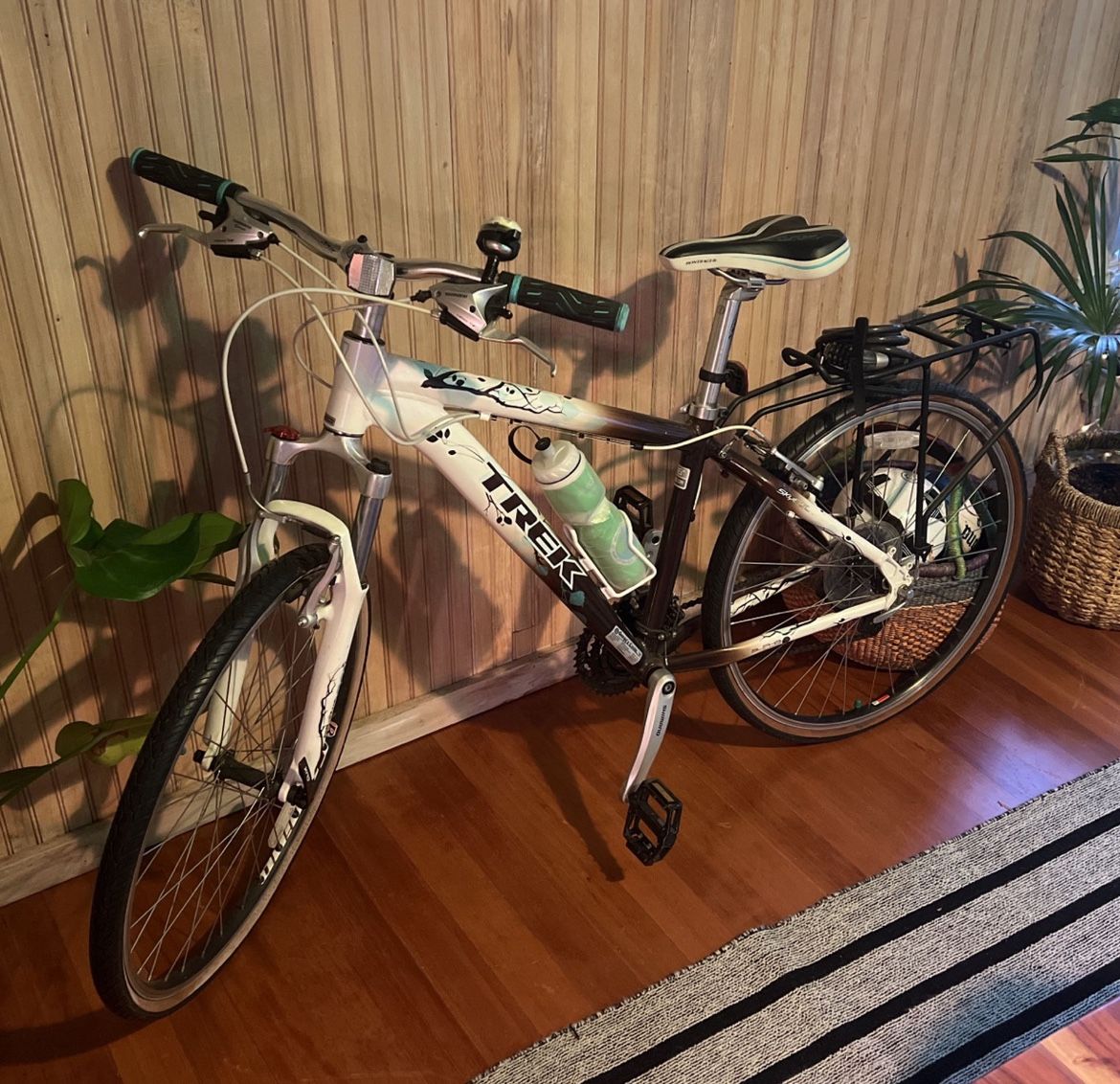 Women's Trek Bike - White Boho