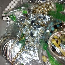 1000 piece jewelry collection bracelets necklaces even watches silver vintage