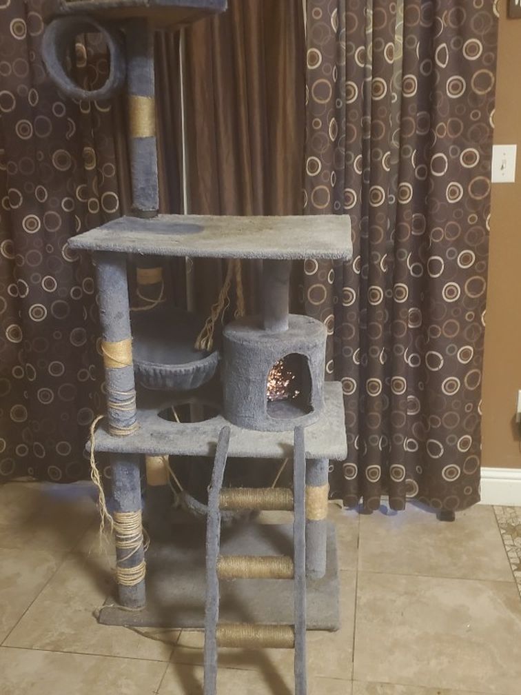 Cat tree