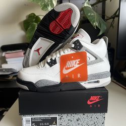 DS Nike Air Jordan White Cement 4, GS Size 5Y