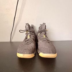 Nike LeBron 15 Black Gum Basketball Shoes Men’s Size 11