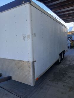 Trailer 18 feet enclosed