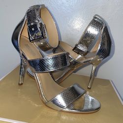 Silver MICHAEL KORS Heels - NEW! (7)