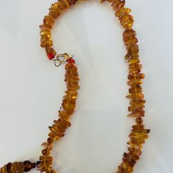 AMBER NECKLACE     $25