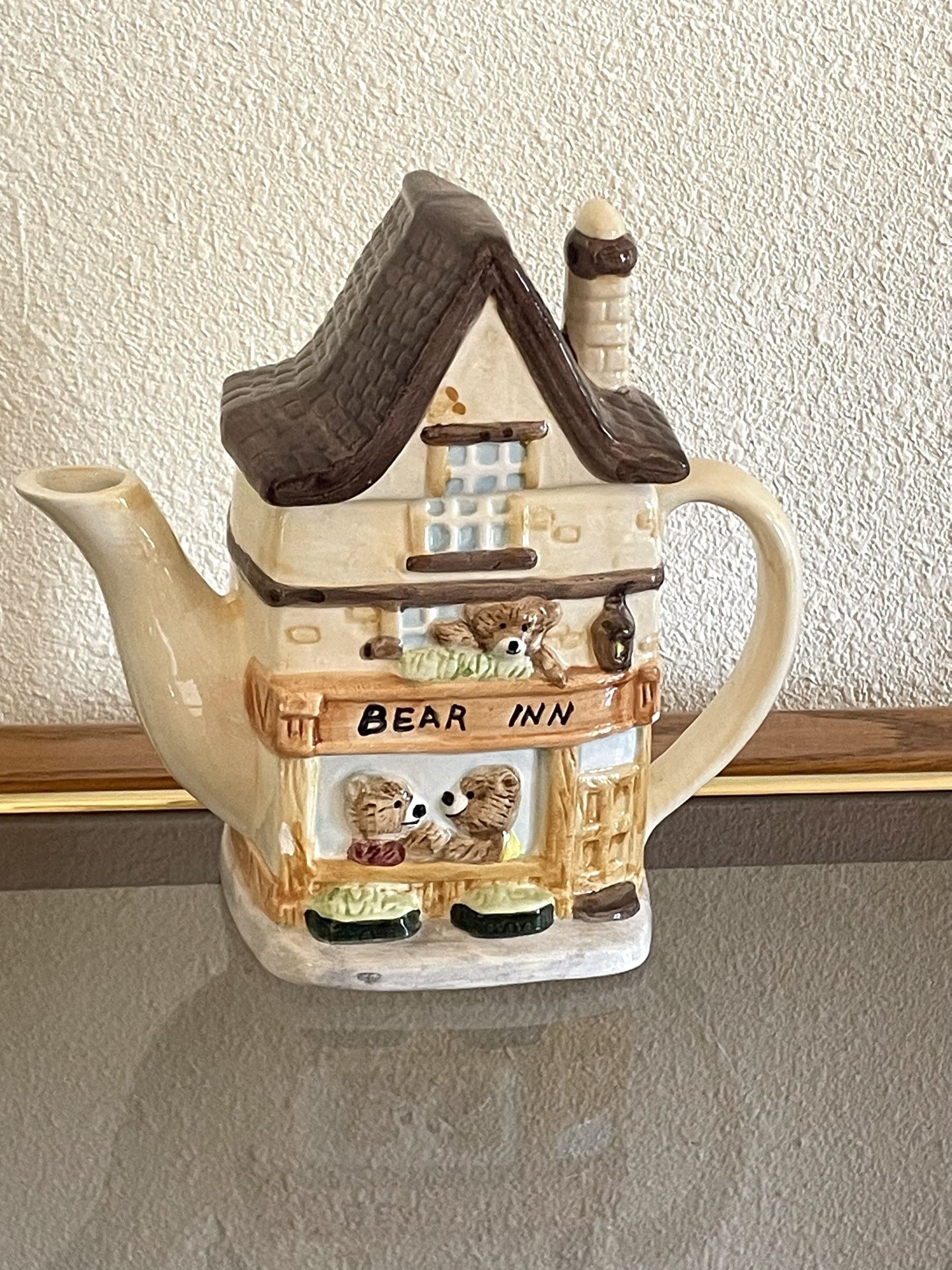 Cute Bear Inn Teapot