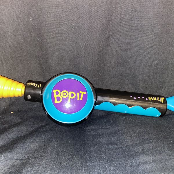 Bop It 1996 Hasbro Original Electronic Handheld Game TESTED Bop Twist Pull for Sale in South El Bop It 1996 Hasbro Original Electronic Handheld Game TESTED Bop Twist Pull for Sale in South El