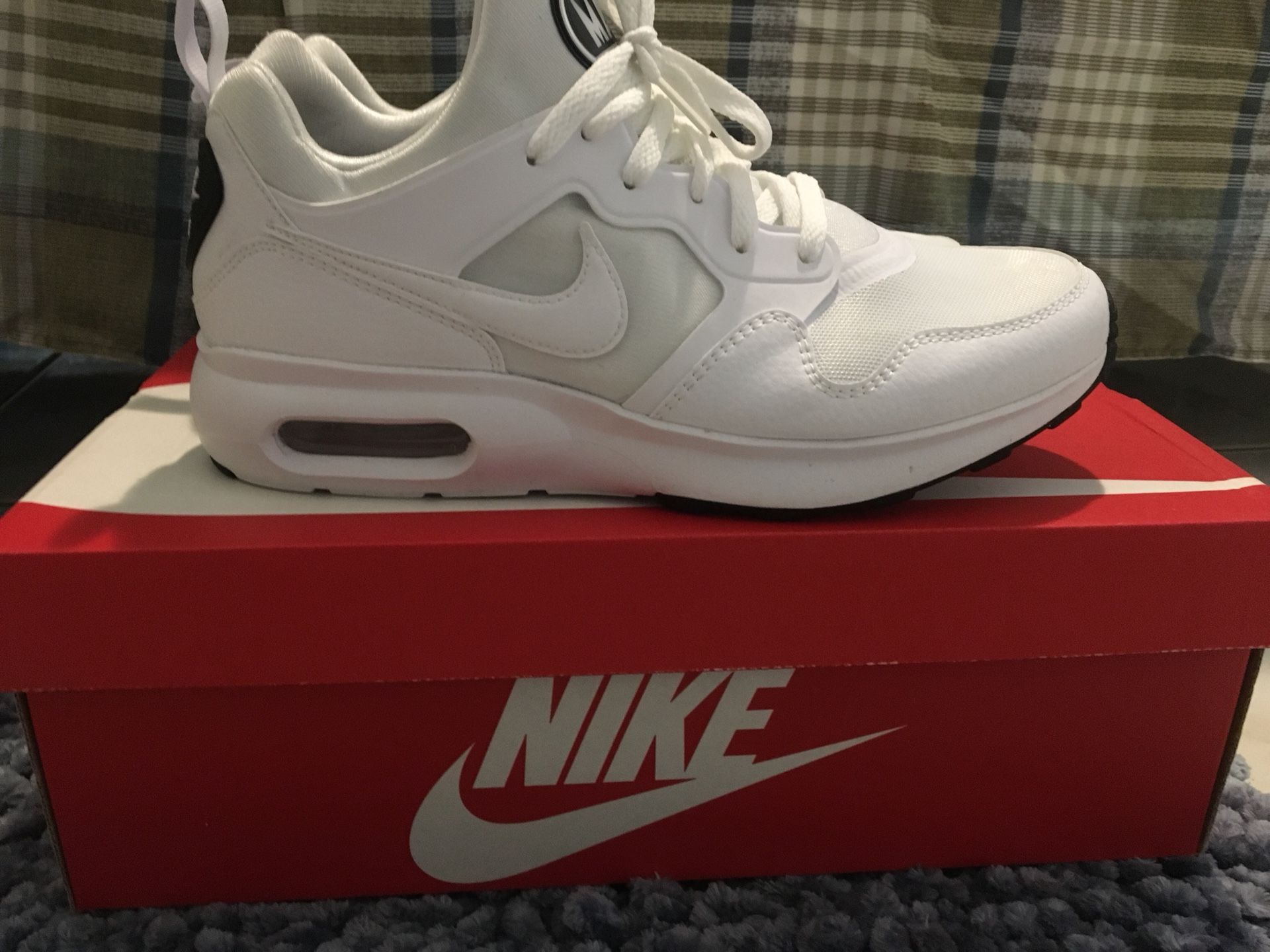 9 1/2 Nike AirMax Primes new in box