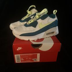 Boys Nike