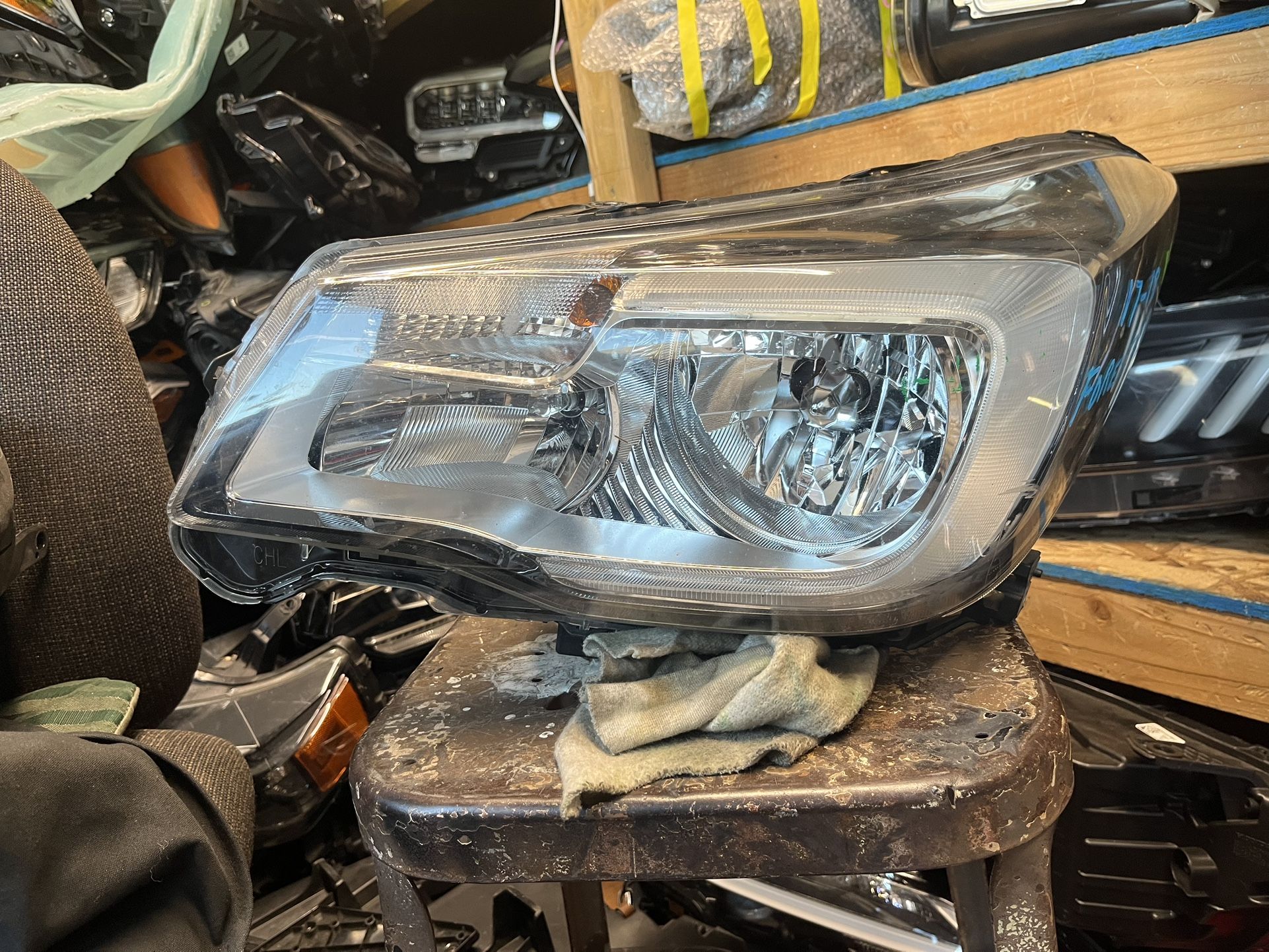 2018 SUBARU FORESTER LEFT HEADLIGHT