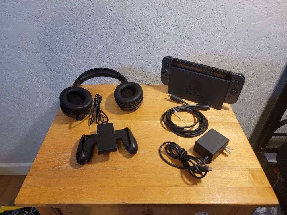 Nintendo Switch Bundle (400GB MicroSD Card, Gaming Headset, HDMI, AC Adapter)