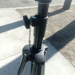 Sturdy High Quality Telescoping Tripod
