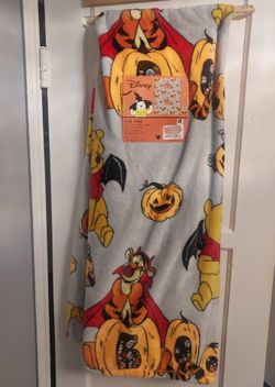 Winnie the Pooh Halloween Blanket