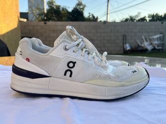 ON Men’s The Roger ProTennis Shoes SZ 9.5(Used)