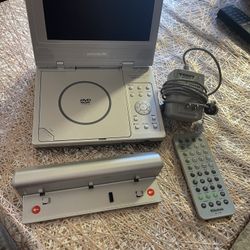 Mintek MDP-1730 Portable DVD Player (7"), Charger, Remove Control Everything Included 