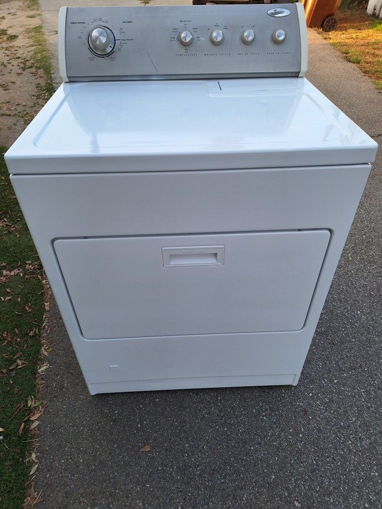 Secadora whirlpool con su parte nueva trabaja muy bien y en muy buenas condiciones y muy limpia con una semana de garantía.