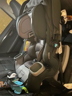 BabyTrend Car seat