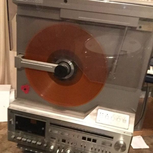 Vertical record player / mga mitsubishi interplay system x-10 for