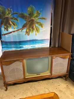 Curtis Mathis 1980 TV/radio/turntable console