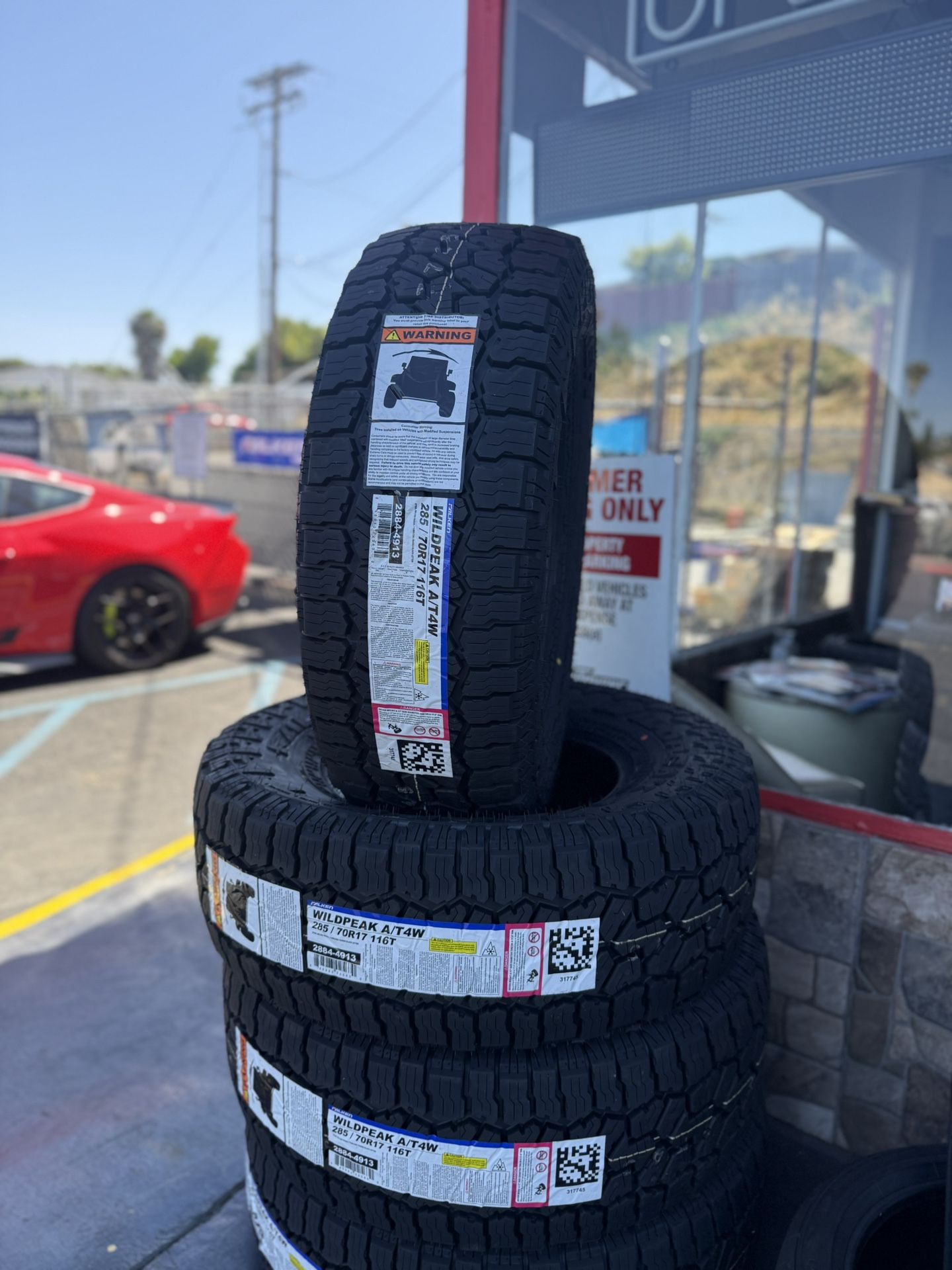 285/70/17 FALKEN Wildpeak AT4W ALL TERRAIN‼️ EACH TIRE $260/ CADA LLANTA- INSTALLED AND BALANCED