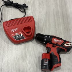 Milwaukee  M12 Drill Kit w/ Battery + Charger