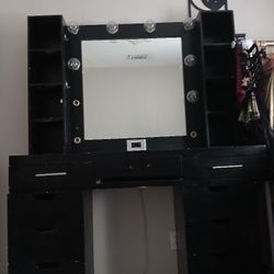   vanity  3 Piece With Lights 