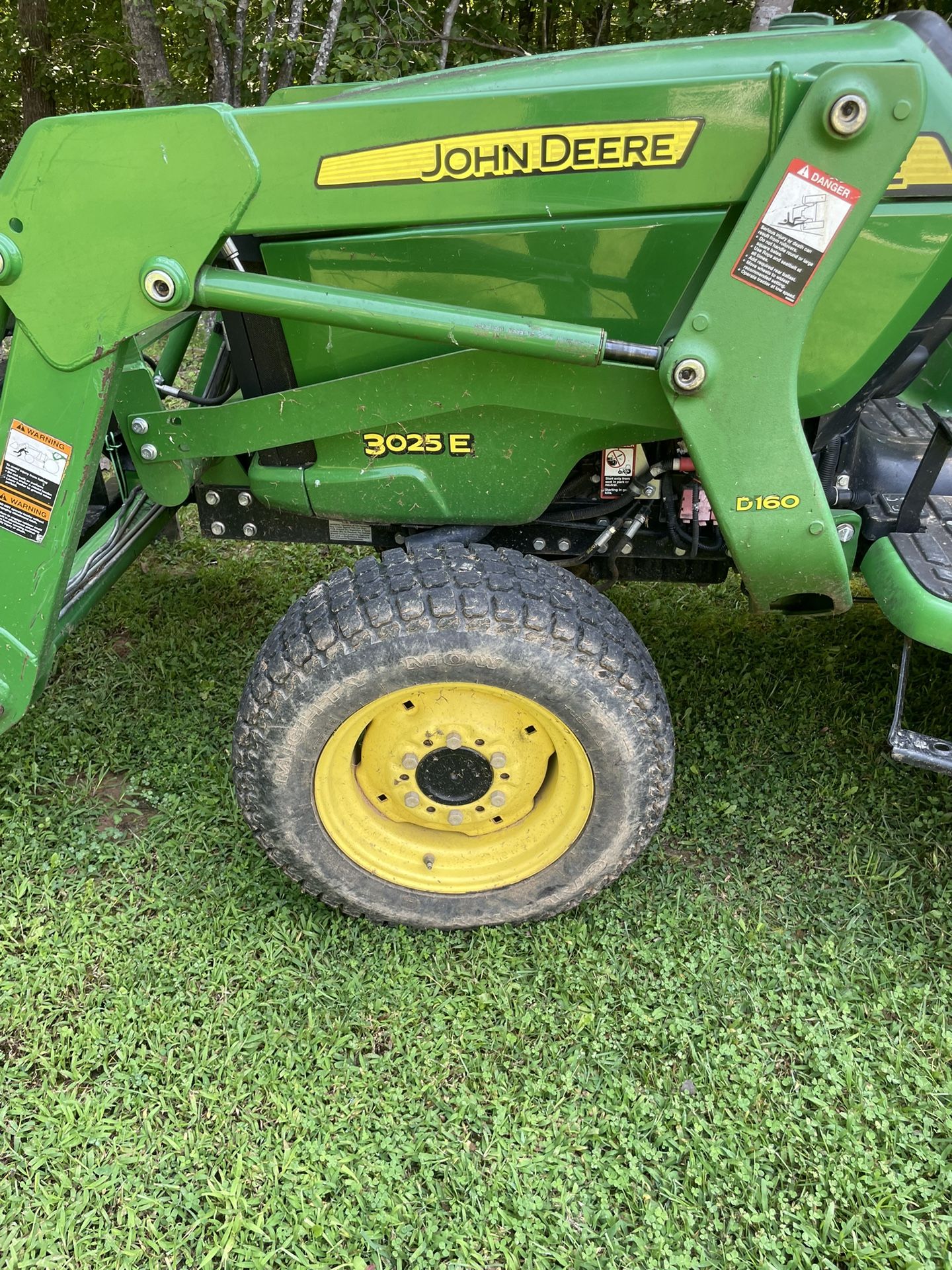 Tractor John Deere 3025 E