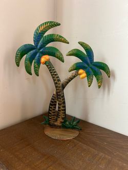 Cute metal palm tree tabletop decor
