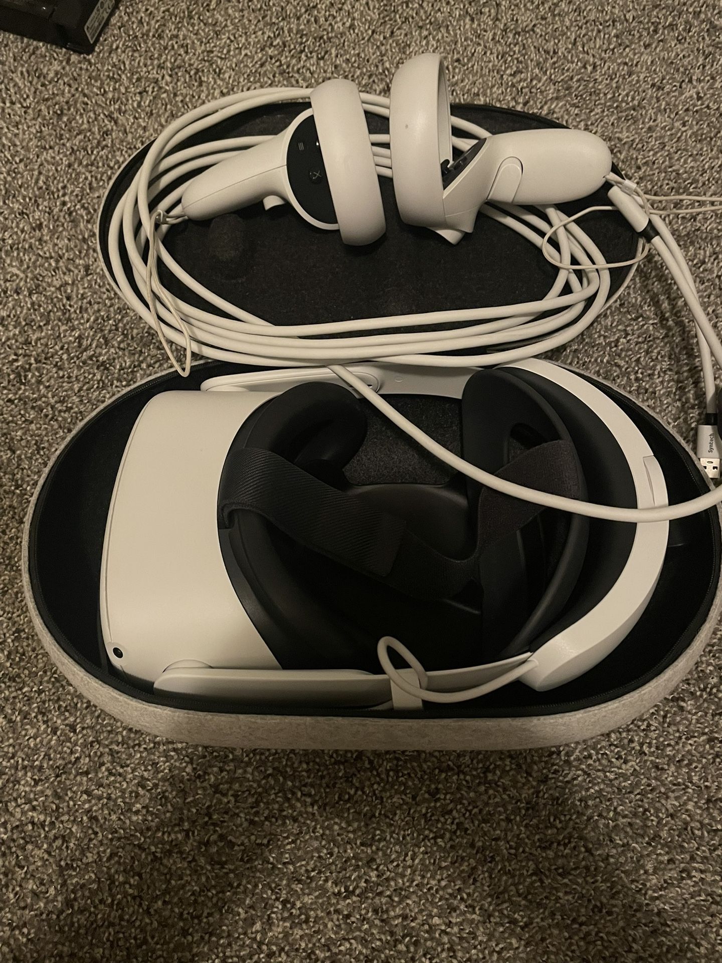 Oculus Quest 2 With Battery Pack Headstrap