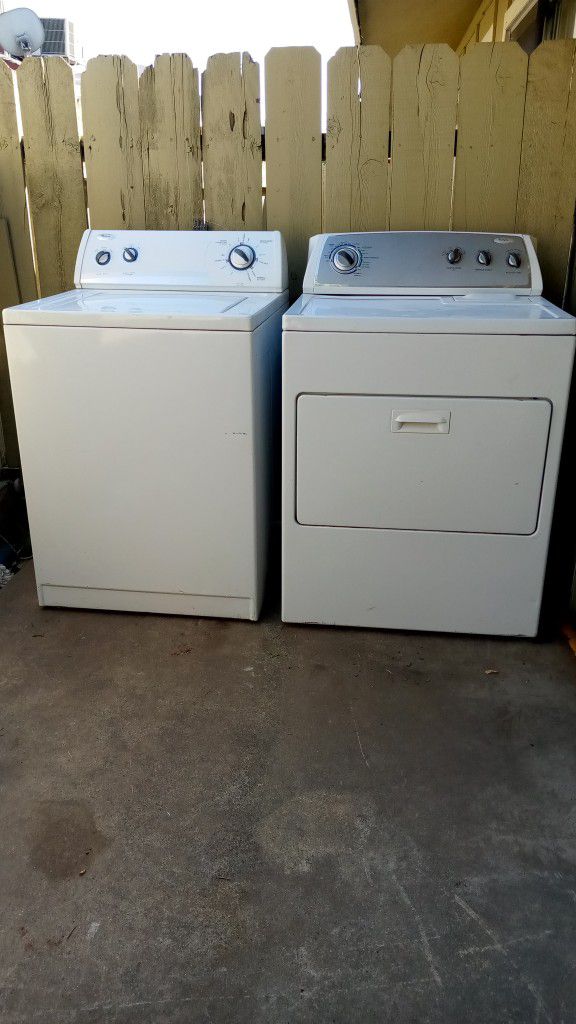 Washer And Dryer Whirlpool On Great Condition $400 For The Set For $200 A Piece