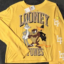 🌼 Long Sleeve Halter Top Looney Tunes Shirt 🫶🏼 So Cute!😍 And lightweight 🤗