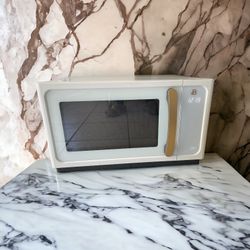 Beautiful white Microwave. Retail $140