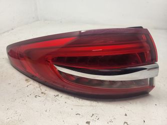 2018 Ford Fusion Driver side Taillight